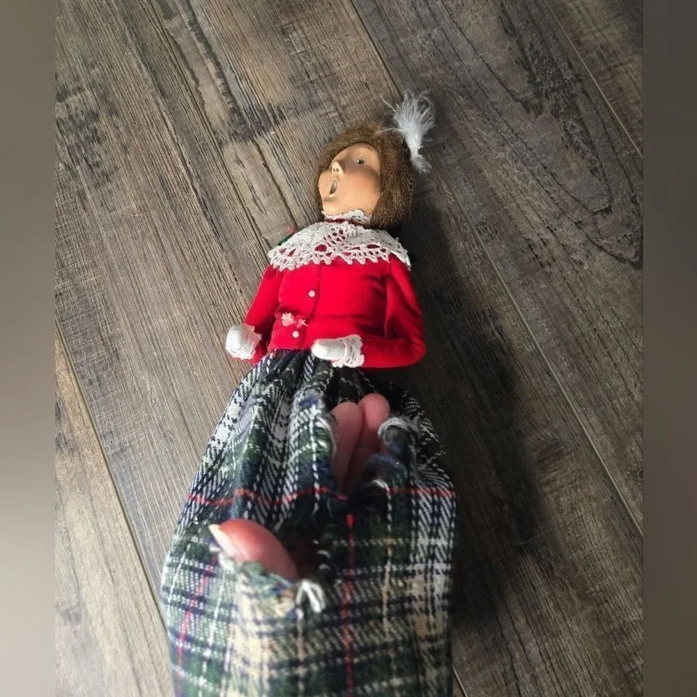 Byers Choice Ltd Crabtree & Evelyn  red sweater plaid skirt  fair condition 1997